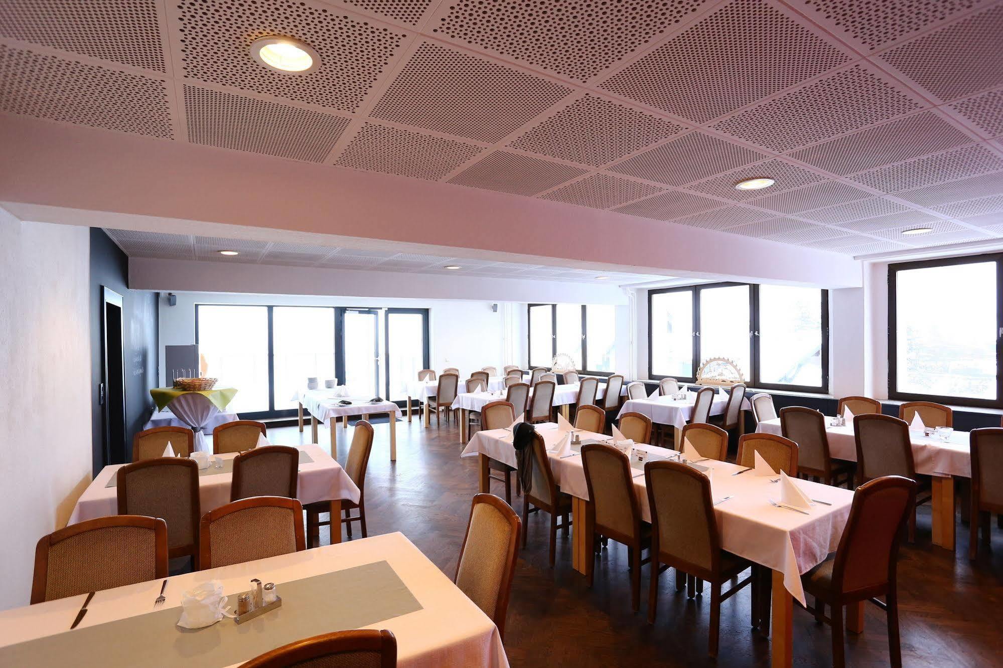 K1 Sporthotel - Bike & Ski Inklusive Hotel Oberwiesenthal Ngoại thất bức ảnh